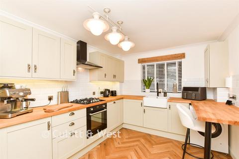 2 bedroom ground floor maisonette for sale, Harrowlands Park, Dorking RH4