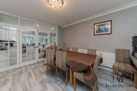 4 bedroom detached house for sale, Kings Drive, Edgware HA8