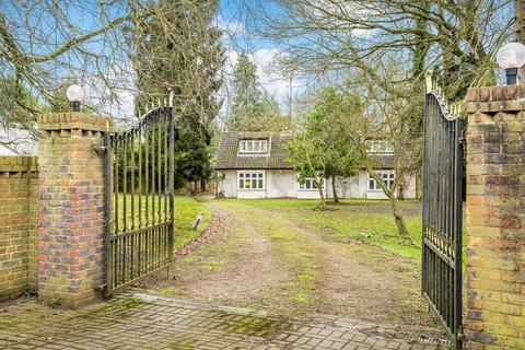 3 bedroom detached house for sale, Henham Road, Bishop's Stortford CM22