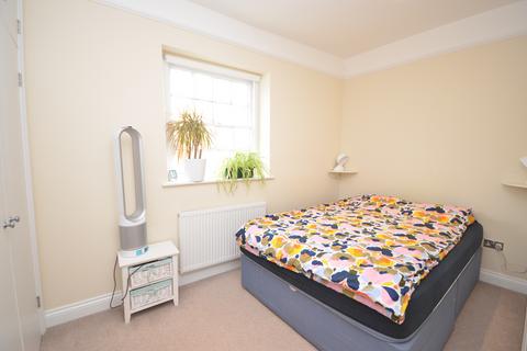 2 bedroom penthouse to rent, Wells Courtyard, 2-3 West Street, Farnham, Surrey, GU9