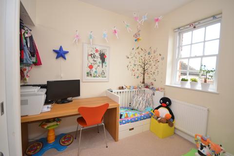 2 bedroom penthouse to rent, Wells Courtyard, 2-3 West Street, Farnham, Surrey, GU9
