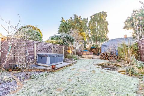 3 bedroom detached house for sale, Canberra Road, Christchurch BH23