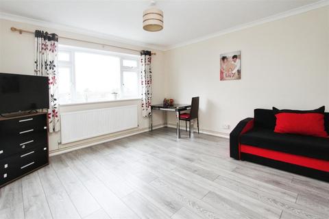 2 bedroom flat for sale, London Road, Sittingbourne