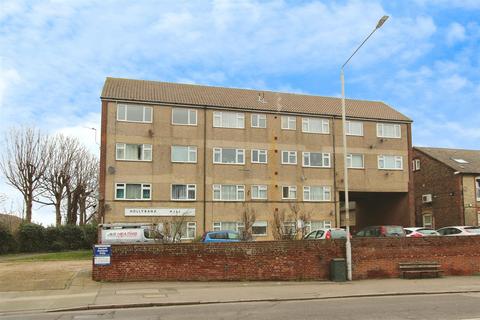 2 bedroom flat for sale, London Road, Sittingbourne