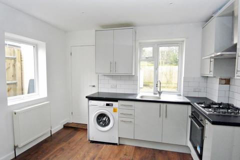 2 bedroom maisonette for sale, Priory Close, Sunbury-On-Thames TW16