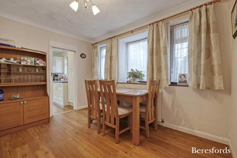 3 bedroom detached house for sale, Oakwood Avenue, Hutton, CM13