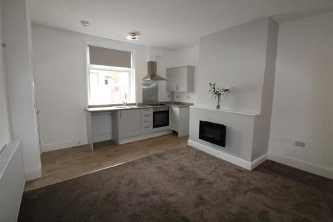 1 bedroom end of terrace house to rent, Peel Street, Heckmondwike