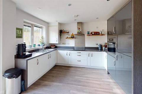 4 bedroom semi-detached house for sale, Oakleaf Drive, Bamber Bridge, Preston