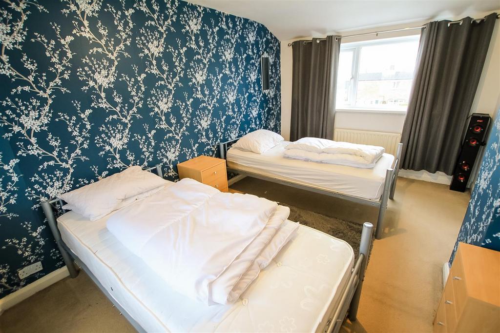 Bedroom One (2).jpg