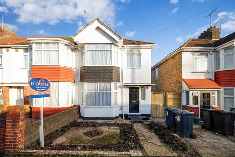 3 bedroom end of terrace house for sale, Lyndhurst Avenue, Southall, UB1