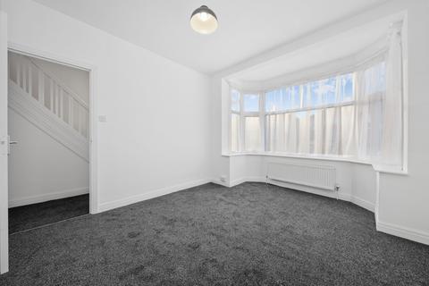 3 bedroom end of terrace house for sale, Lyndhurst Avenue, Southall, UB1