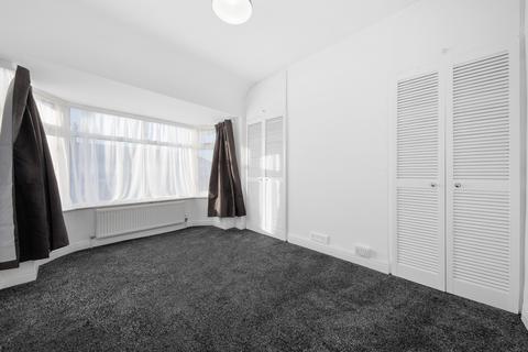 3 bedroom end of terrace house for sale, Lyndhurst Avenue, Southall, UB1