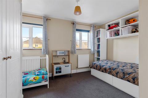 64 De Burgh Gardens, Tadworth, KT20 5LH