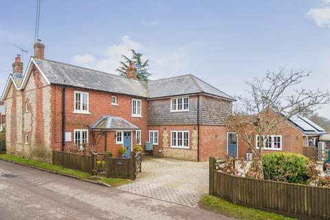 4 bedroom semi-detached house for sale, Vicarage Lane, Ropley, Alresford, Hampshire, SO24