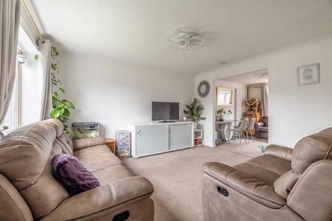 4 bedroom end of terrace house for sale, Corfe Gardens, Slough SL1