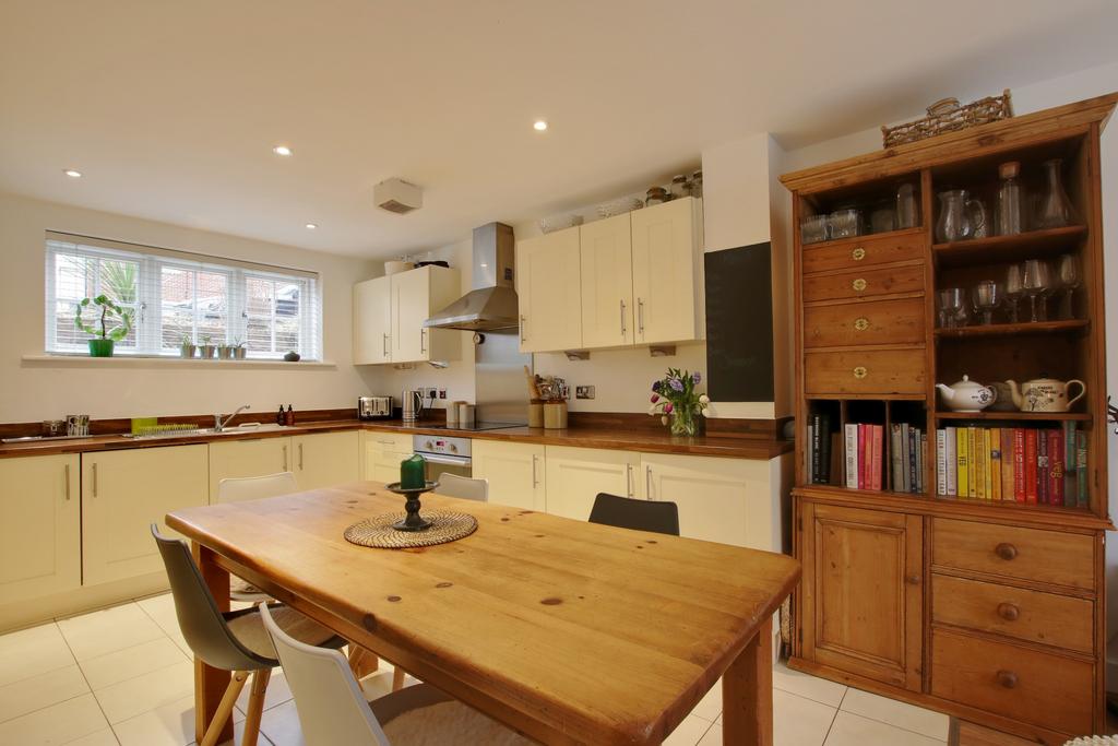 Kitchen diner