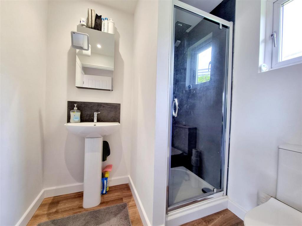 Showero room.jpg
