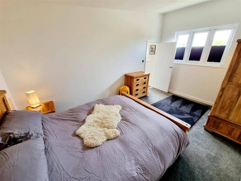 Bed 1.1.jpg
