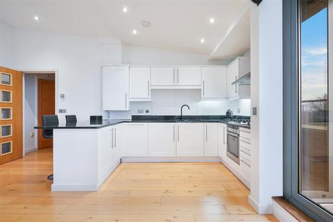 1 bedroom flat for sale, Station Approach, Epsom