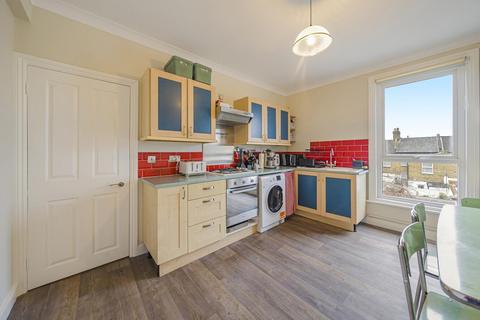 2 bedroom flat for sale, Trinity Road, Tooting Bec, London, SW17