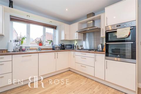 4 bedroom detached house for sale, Fieldings Close, Preston PR4