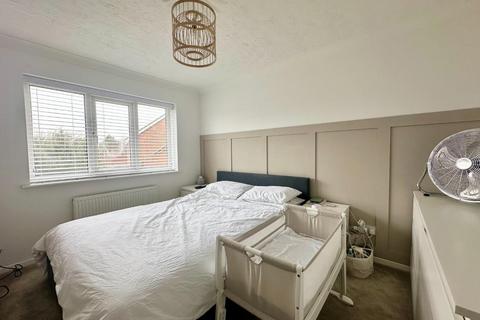 3 Millside Close, Northampton, NN2 7TR