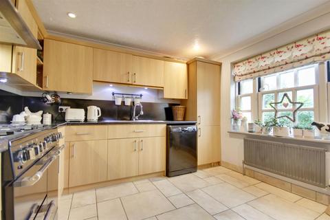 4 bedroom detached house for sale, High Street, Earith