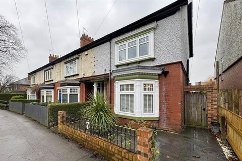 4 bedroom end of terrace house for sale, Tranby Avenue, Hessle