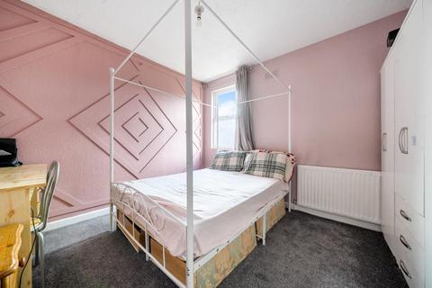 undefined, Reading,  Berkshire,  RG6