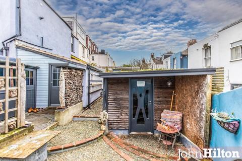 3 bedroom end of terrace house for sale, Normanton Street, Brighton