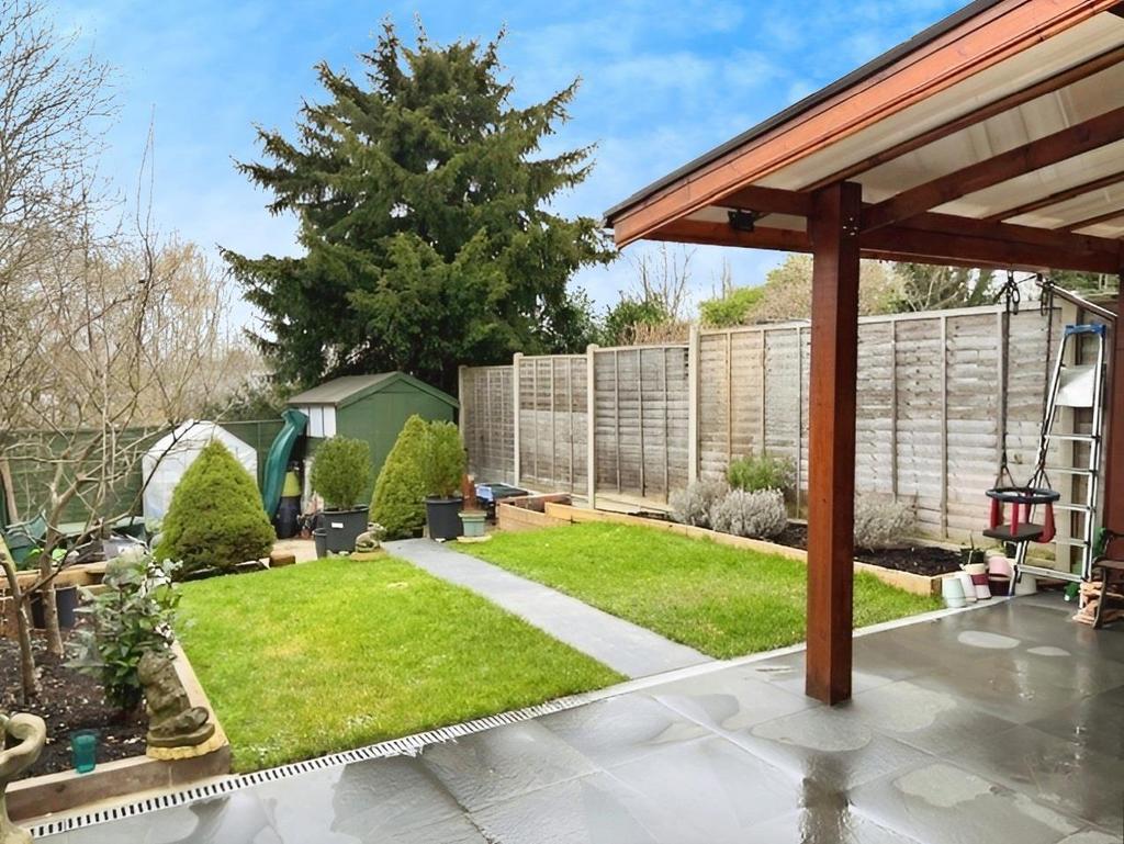 5b07c263-Garden 201.jpg