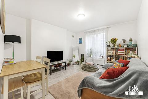 2 bedroom apartment to rent, Weald Square, London, E5