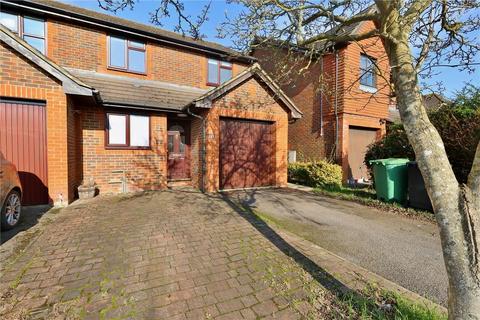 3 bedroom semi-detached house to rent, Hoebrook Close, Woking, Surrey, GU22