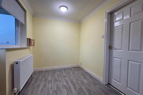 17 Cliff Terrace, Hornsea, HU18 1JA