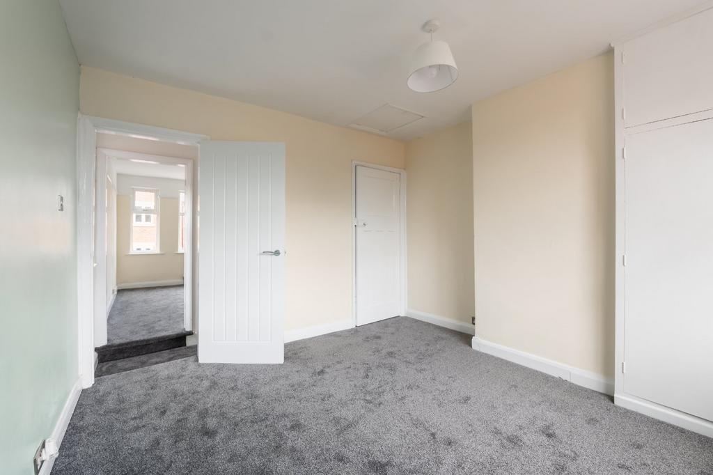 Bedroom (Rear)