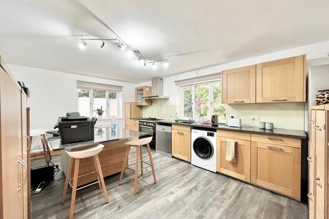 2 bedroom flat to rent, London N20