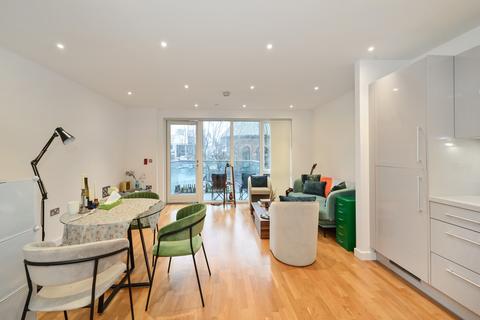 2 bedroom flat for sale, Waterford Court, London E14