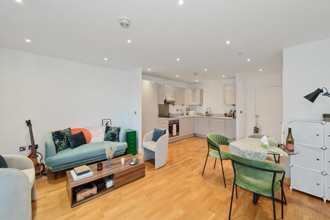 2 bedroom flat for sale, Waterford Court, London E14