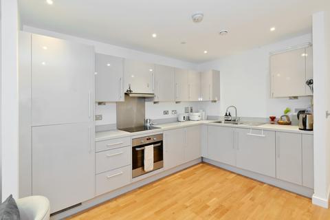 2 bedroom flat for sale, Waterford Court, London E14