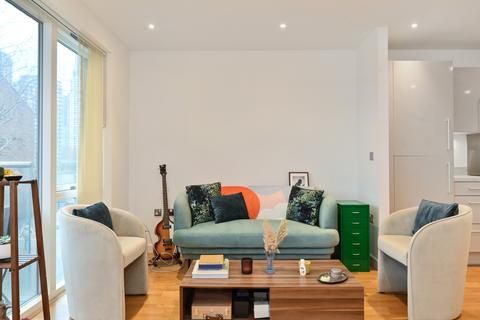 2 bedroom flat for sale, Waterford Court, London E14