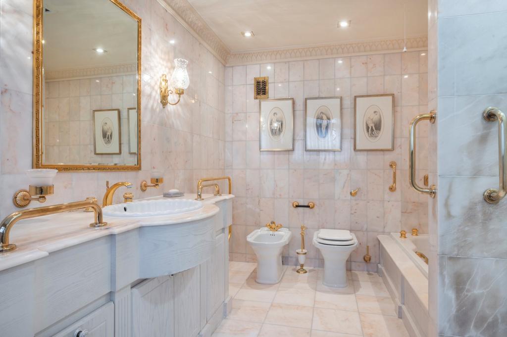Ensuite