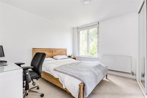 3 bedroom maisonette to rent, Sunbury Lane, London