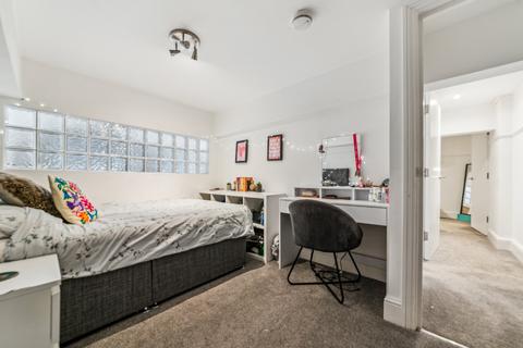 3 bedroom flat to rent, Shillington Old School, 181 Este Road, London