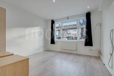 3 bedroom house to rent, Review Road, London, NW2