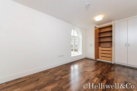 2 bedroom flat to rent, North Road, Brentford, TW8