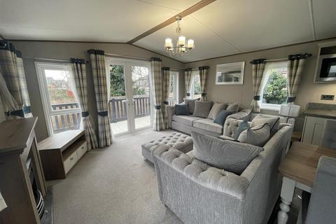 2 bedroom lodge for sale, Heron Drive, Darlington