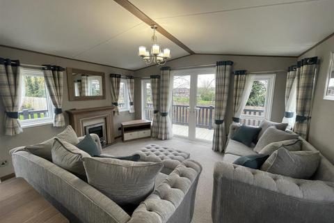 2 bedroom lodge for sale, Heron Drive, Darlington