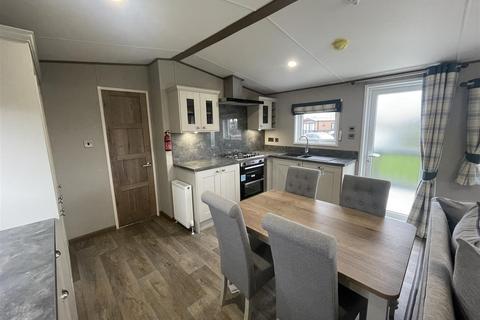 2 bedroom lodge for sale, Heron Drive, Darlington