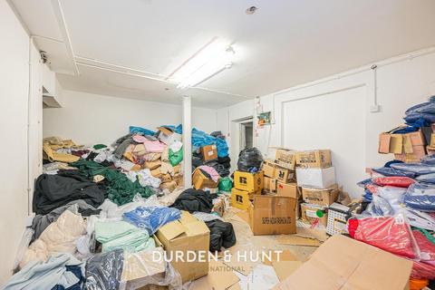 Property to rent, Birkbeck Mews, Dalston, E8