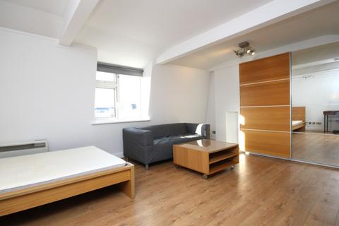 Studio to rent, Kentish Town Road, Kentish Town, NW1